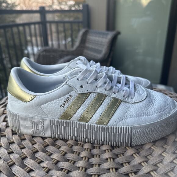adidas Shoes - Adidas Women's 7.5 US 6 UK Samba White Platform Leather Sneakers Gold Stripe
